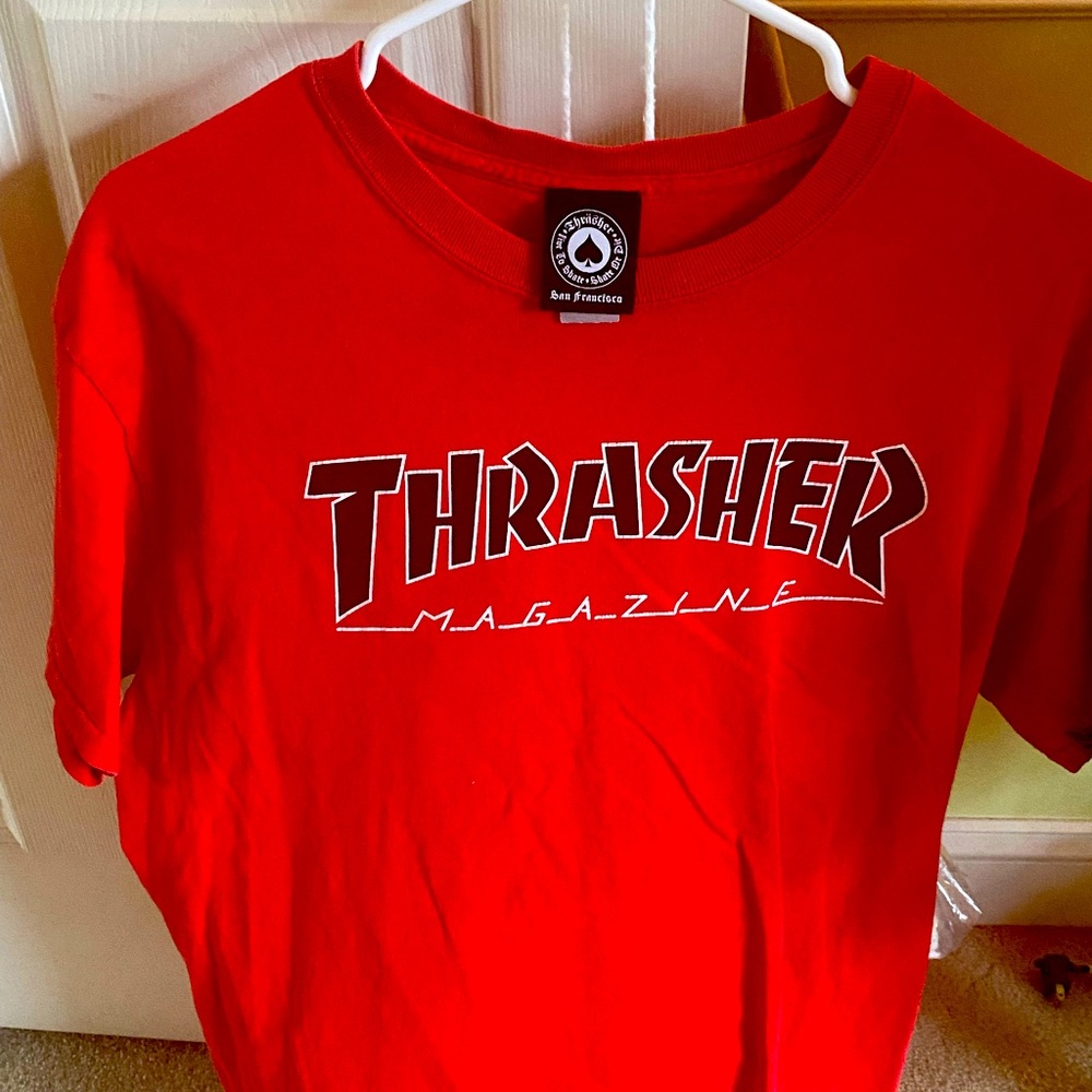 Men’s Thrasher large tshirt